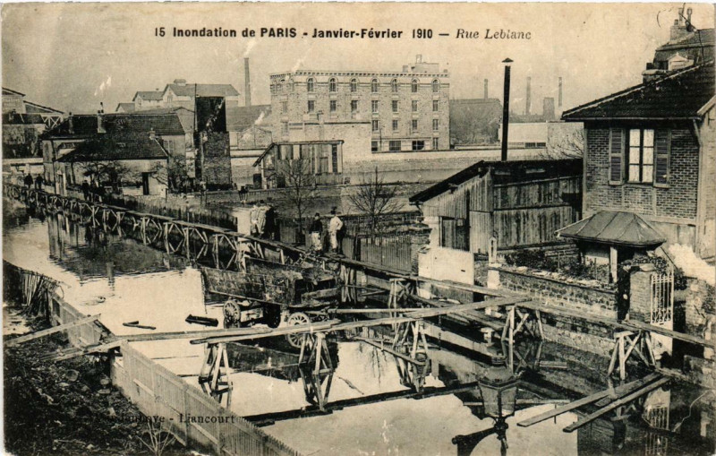 Carte postale ancienne Inondation de Paris 1910. 15 Rue Leblanc à Paris