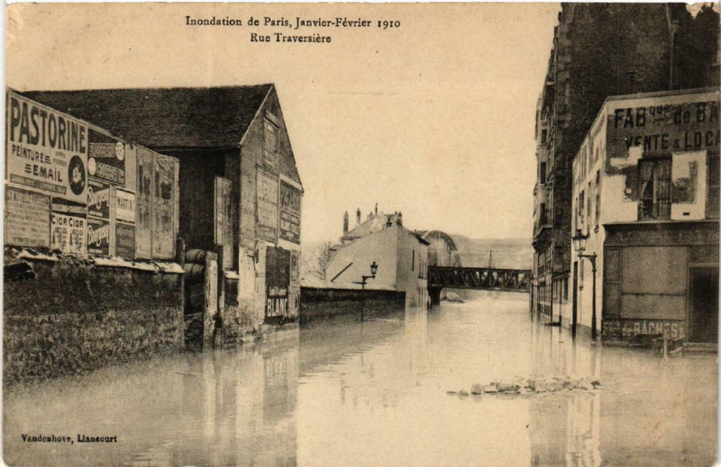 Carte postale ancienne Inondation de Paris 1910. Rue Traversiere à Paris