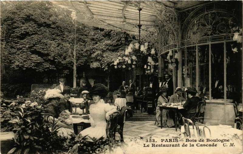 Carte postale ancienne Bois de Boulogne - Le Restaurant de la Cascade à Paris 16e