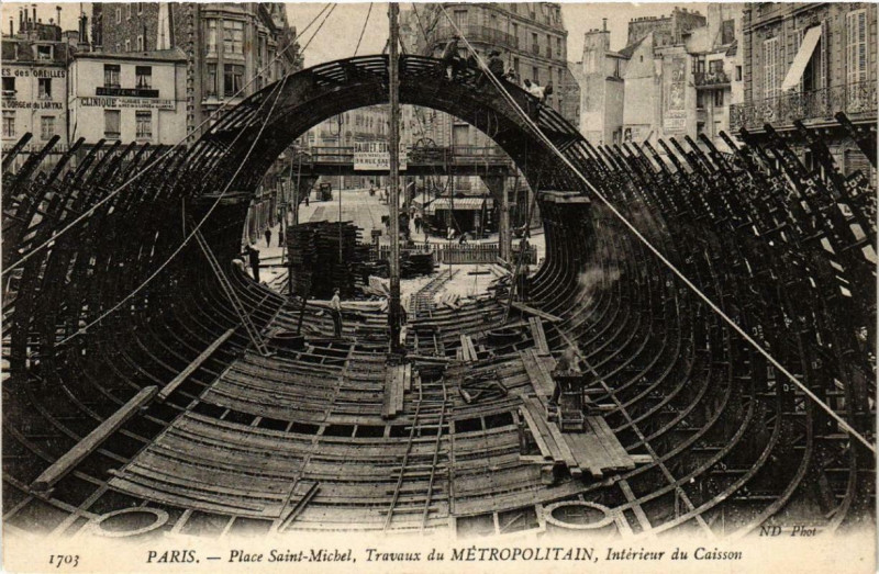 Carte postale ancienne Paris Travaux du Chemin de Fer Metrplitain Place Saint-Michel à Paris