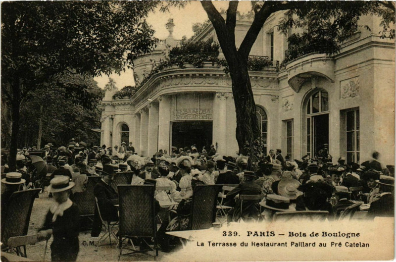 Carte postale ancienne Bois de Boulogne - La Terrasse du Restaurant Paillard au Pré Catelan à Paris 16e