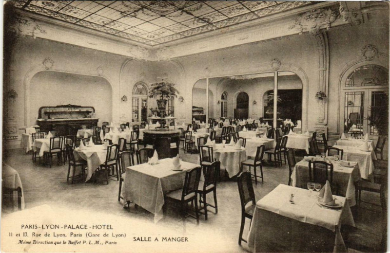 Carte postale ancienne Paris-Lyon Palace-Hôtel - rue de Lyon - Salle à manger à Paris 12e