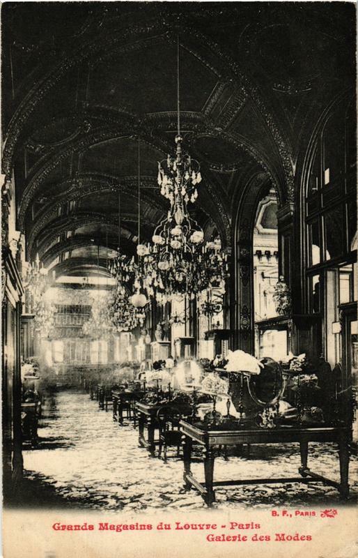 Carte postale ancienne Paris (1e) Grands Magasins du Louvre. Galerie des Modes à Paris 1er
