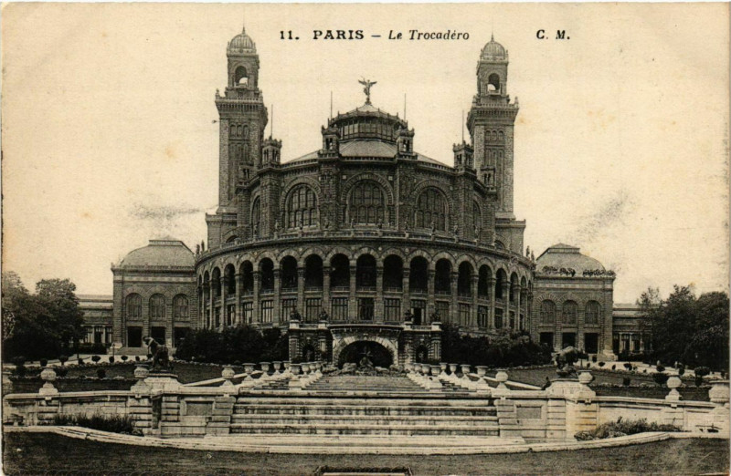 Carte postale ancienne Le Trocadéro à Paris 16e