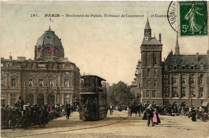 Carte postale ancienne Paris (1e) Boulevard du Palais. Tribunal de Commerce à Paris 1er