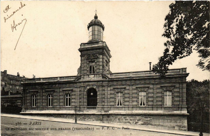 Carte postale ancienne Le Pavillon du Service des Phares (Trocadéro) à Paris 16e