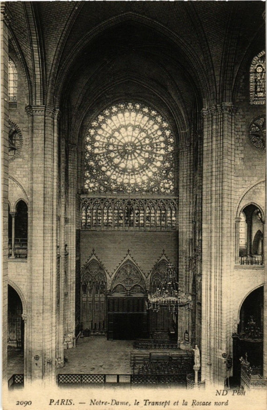Carte postale ancienne Paris (4e) N - D. le Transept et la Rosace nord à Paris 4e