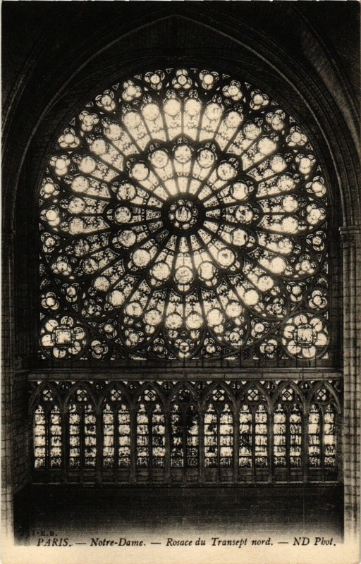 Carte postale ancienne Paris (4e) N - D. Rosace du Transcept Nord à Paris 4e