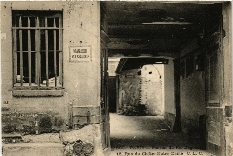 Carte postale ancienne Paris (4e) 16 Rue du Cloitre N - D. Maison du Roi Dagobert à Paris 4e