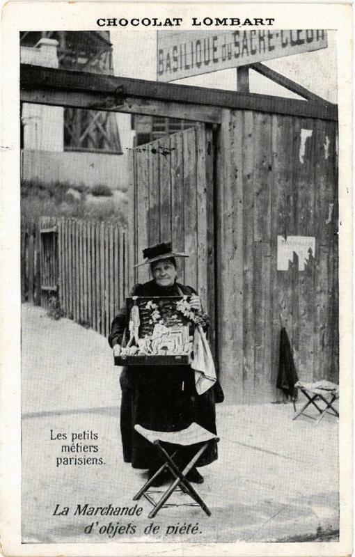 Carte postale ancienne Les petits métiers parisiens - La Marchande d'objets de piété à Paris 18e