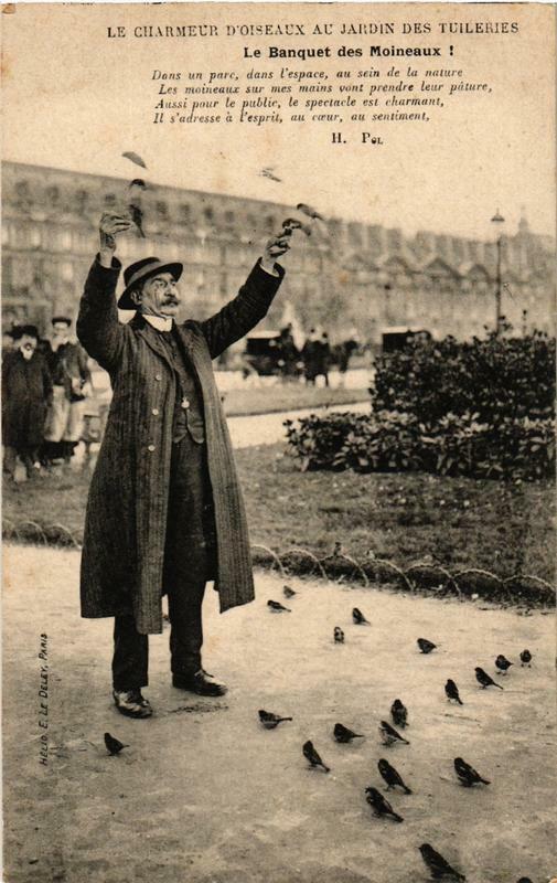Carte postale ancienne Le Charmeur d'Oiseaux au Jardin des Tuileries à Paris 6e