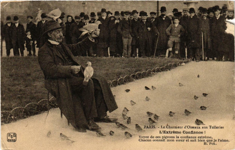 Carte postale ancienne Paris (1e) Le Charmeur d'Oiseaux aux Tuileries à Paris