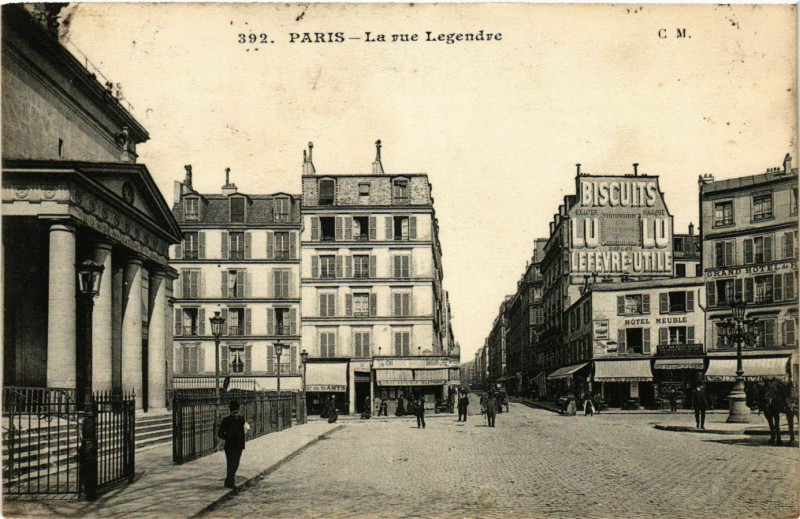 Carte postale ancienne La rue Legendre à Paris 17e