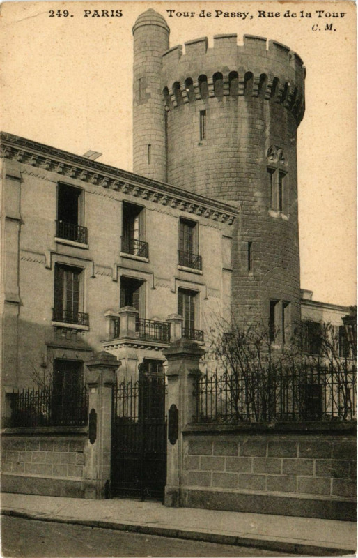 Carte postale ancienne Tour de Passy, Rue de la Tour à Paris 16e