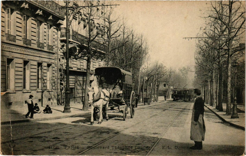 Carte postale ancienne Boulevard Théophile Gautier à Paris 16e