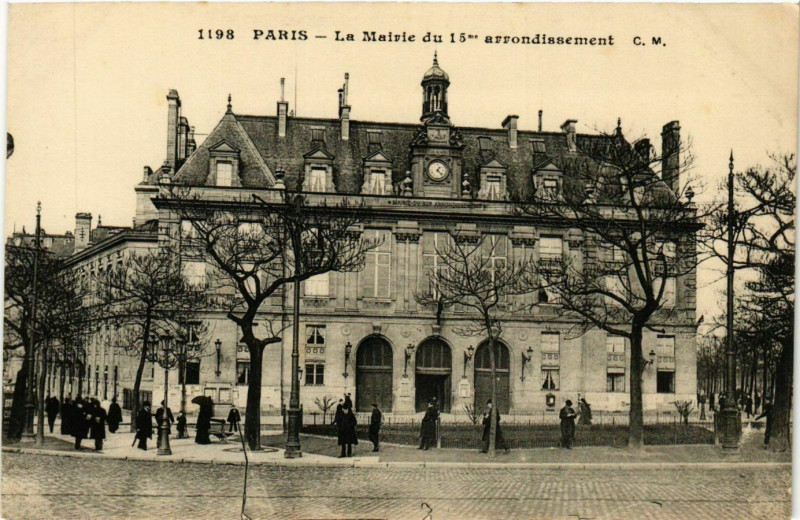 Carte postale ancienne La Mairie du 15me arrondissement à Paris 13e