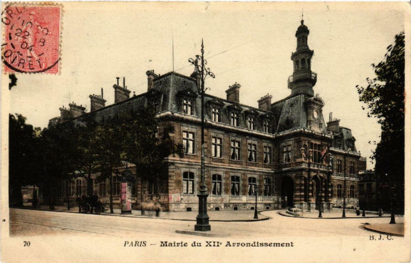 Carte postale ancienne Mairie du XIIe Arrondissement à Paris 12e