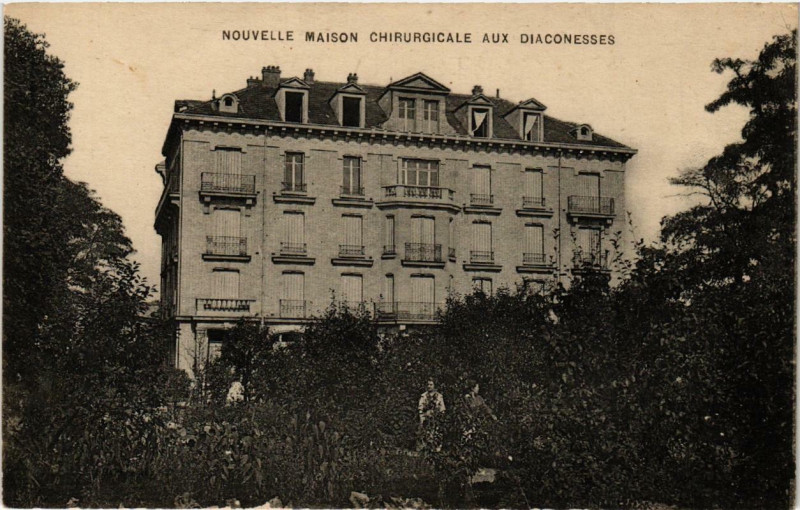 Carte postale ancienne Nouvelle Maison Chirurgicale aux Diaconesses à Paris 12e