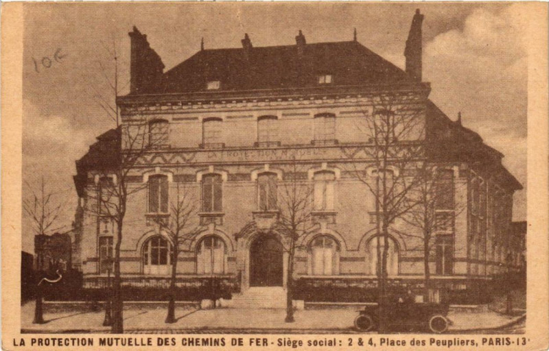 Carte postale ancienne Paris (13e) La Protection Mutuelle es Chemins de Fer à Paris 13e