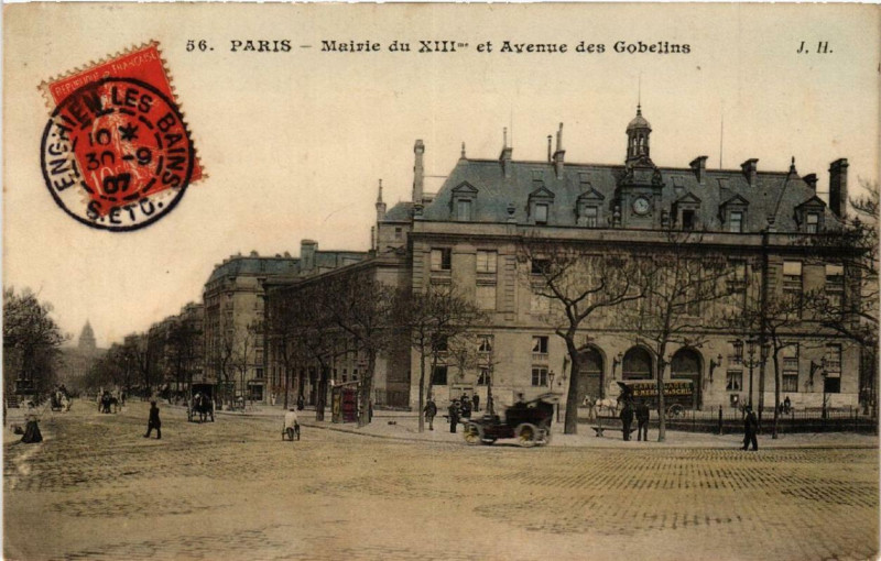 Carte postale ancienne Mairie du XIIIme et Avenue des Gobelins à Paris 13e