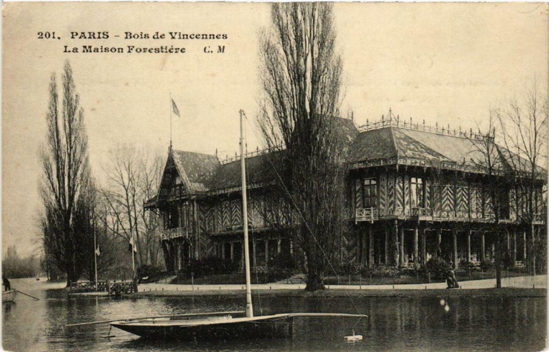 Carte postale ancienne Bois de Vincennes - La Maison Forestière à Paris 12e