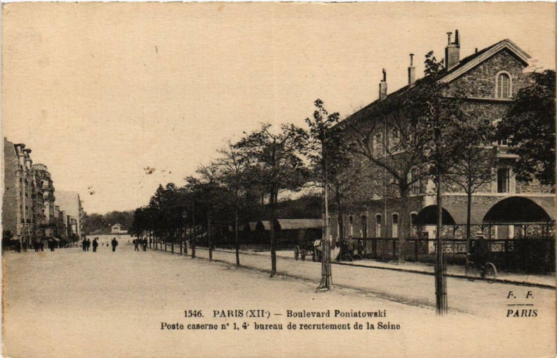 Carte postale ancienne Paris (12e) Boulevard Poniatowski Poste caserne no 1 à Paris 12e