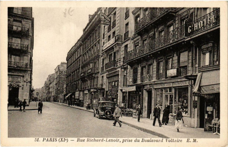 Carte postale ancienne Paris (11e) Rue Richard-Lenoir. prise du Bd Voltaire à Paris 11e