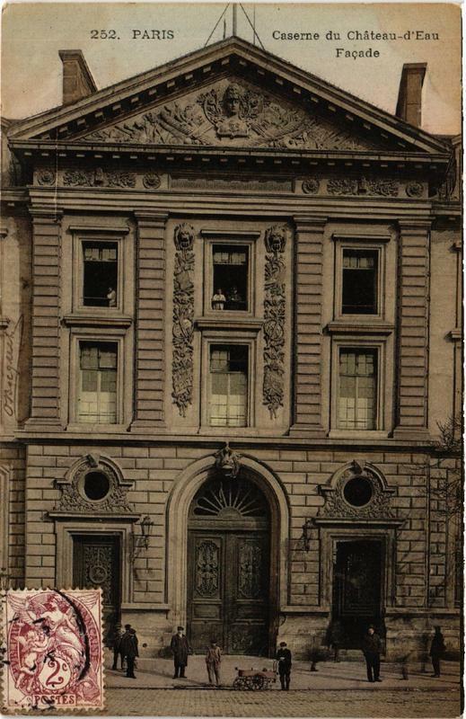 Carte postale ancienne Paris (10e) Caserne du Chateu-d'eau. Façade à Paris 10e