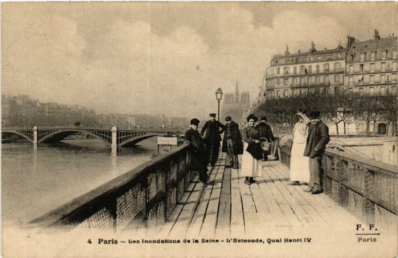 Carte postale ancienne Paris (4e) L'Estacade. Quai Henri Iv à Paris 4e
