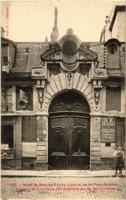 Carte postale ancienne Paris (4e) 30 rue des Francs-Bourgeois. Hotel de Jean de Fourcy à Paris 4e