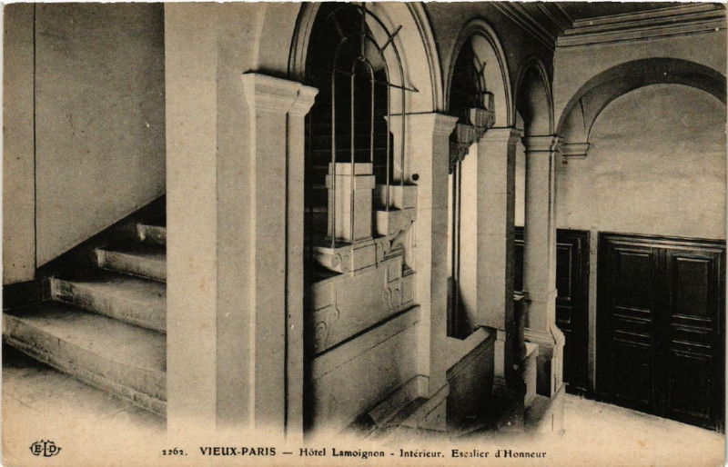 Carte postale ancienne Paris (4e) Hotel Lamoignon. Intérieur. Escalier d'Honneur à Paris 4e