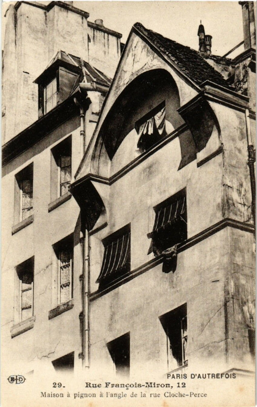 Carte postale ancienne Paris (4e) 12 rue Francois-Miron. Maison a pignon à Paris 4e