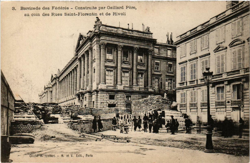 Carte postale ancienne Paris (1e) Barricade des Federes. Rue Saint-Florentin et de Rivoli à Paris 1er