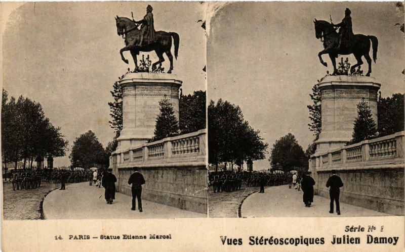 Carte postale ancienne Paris (4e) Statue Etienne Marcel. Stereo à Paris 4e