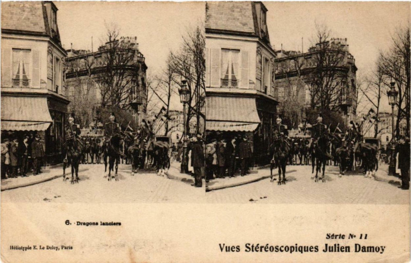 Carte postale ancienne Paris Serie No. 11. 6 Dragons lanciers à Paris