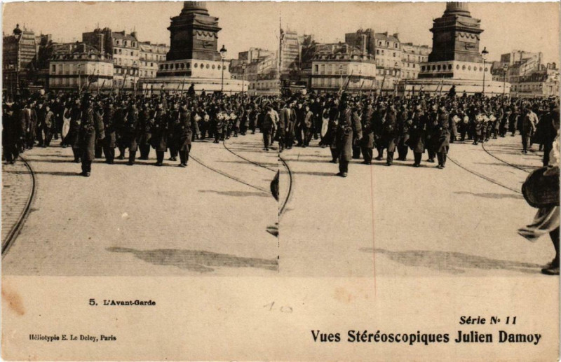 Carte postale ancienne Paris Serie No. 11. 5 L'Avant-GARDe à Paris