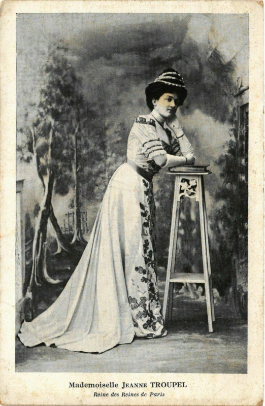 Carte postale ancienne Paris Mi-Careme Reine des Reines Mlle Jeanne Troupel à Paris