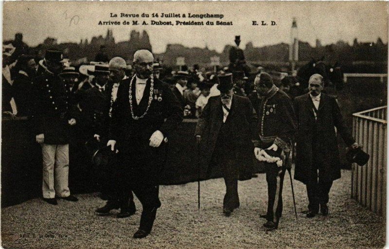 Carte postale ancienne Paris Revue du 14 Juillet Arrivée du Président du Sénat à Paris