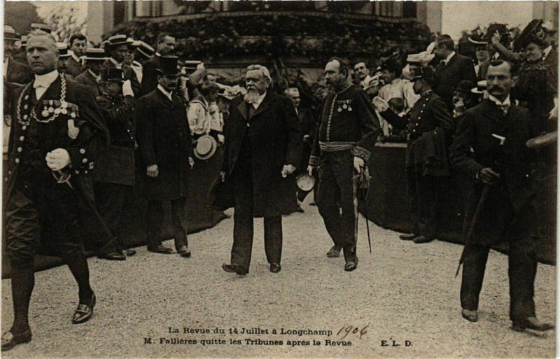 Carte postale ancienne Paris Revue du 14 Juillet M. Fallieres à Paris