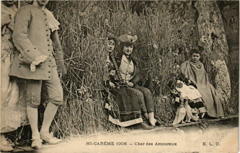 Carte postale ancienne Paris Mi-Careme 1906 Char des Amoureux à Paris