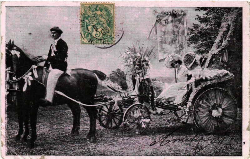 Carte postale ancienne Paris Journée des Chars 1900 à Paris