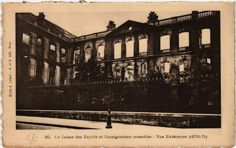 Carte postale ancienne Paris La Caisse des Depots et Consignations incendie à Paris