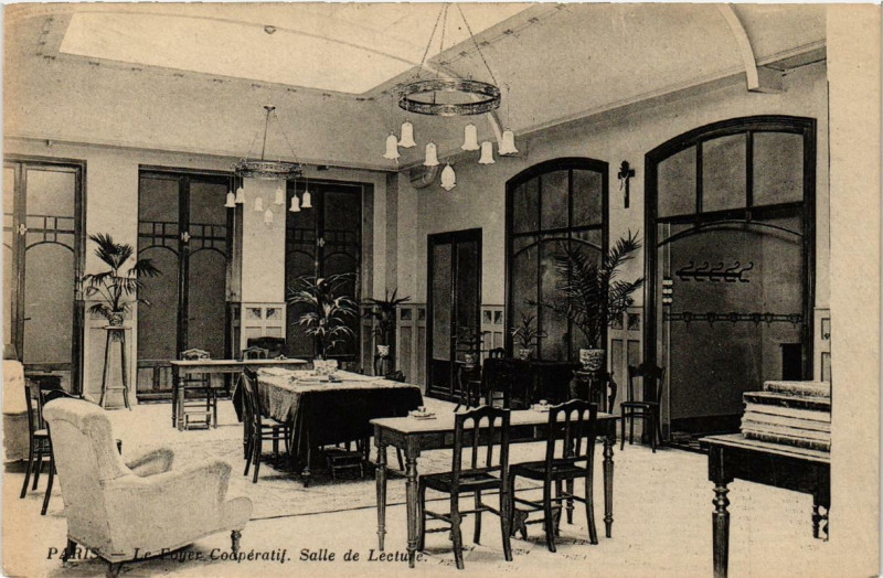 Carte postale ancienne Paris Le Foyer Cooperatif. Salle de Lecture à Paris