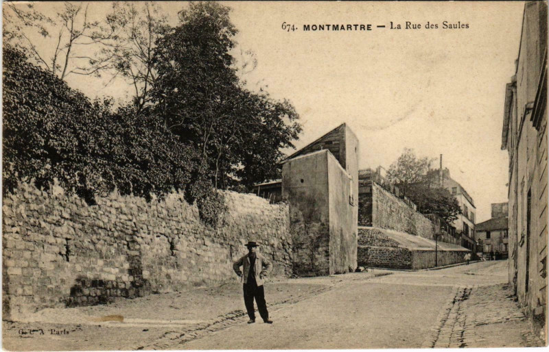 Carte postale ancienne Montmartre - La Rue des Saules à Paris 18e