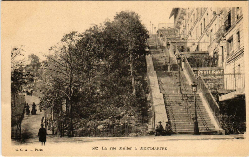 Carte postale ancienne La rue Müller à Montmartre à Paris 18e