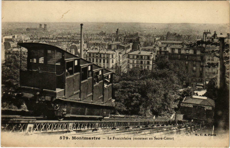 Carte postale ancienne Montmartre - Le Funiculaire montant au Sacré-Coeur à Paris 18e