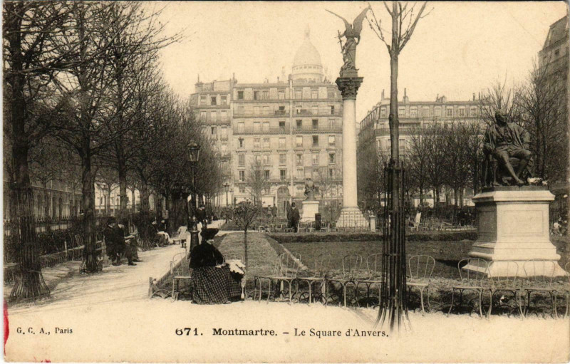 Carte postale ancienne Montmartre — Le Square d'Anvers à Paris 9e