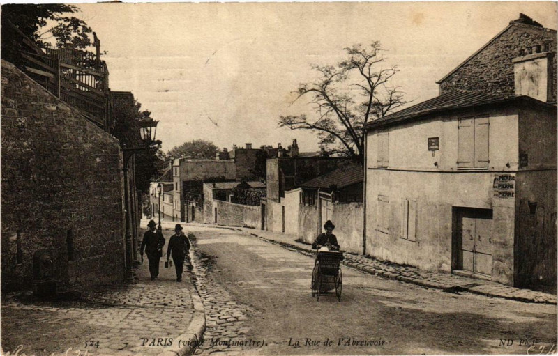 Carte postale ancienne Vieux Montmartre - La Rue de l'Abreuvoir à Paris 18e