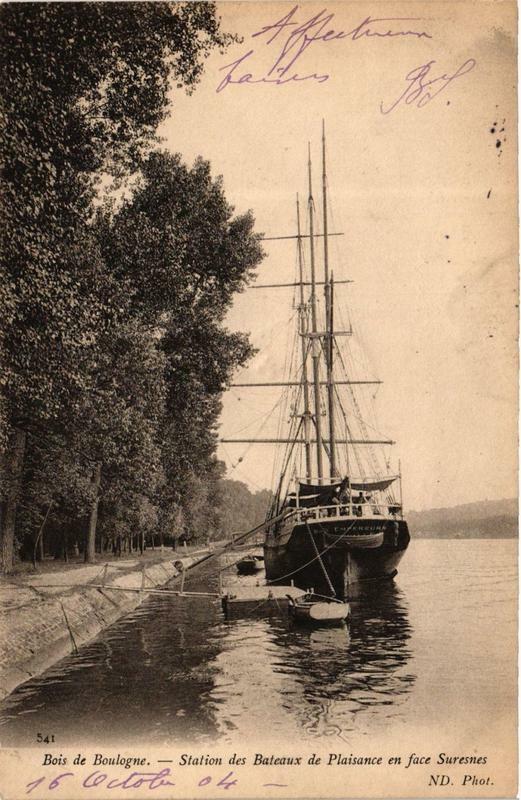 Carte postale ancienne Bois de Boulogne - Station des Bateaux de Plaisance en face Suresnes à Suresnes