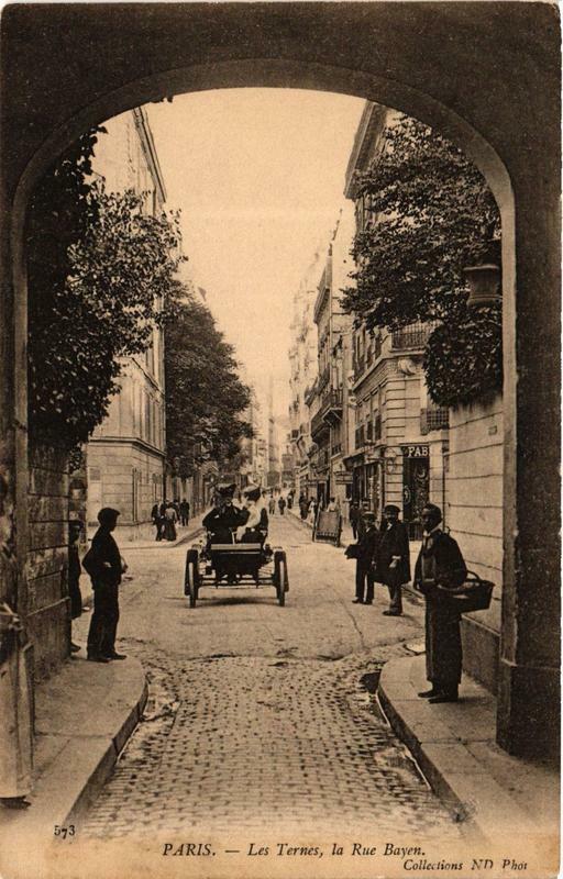 Carte postale ancienne Les Ternes - La Rue Bayen à Paris 17e